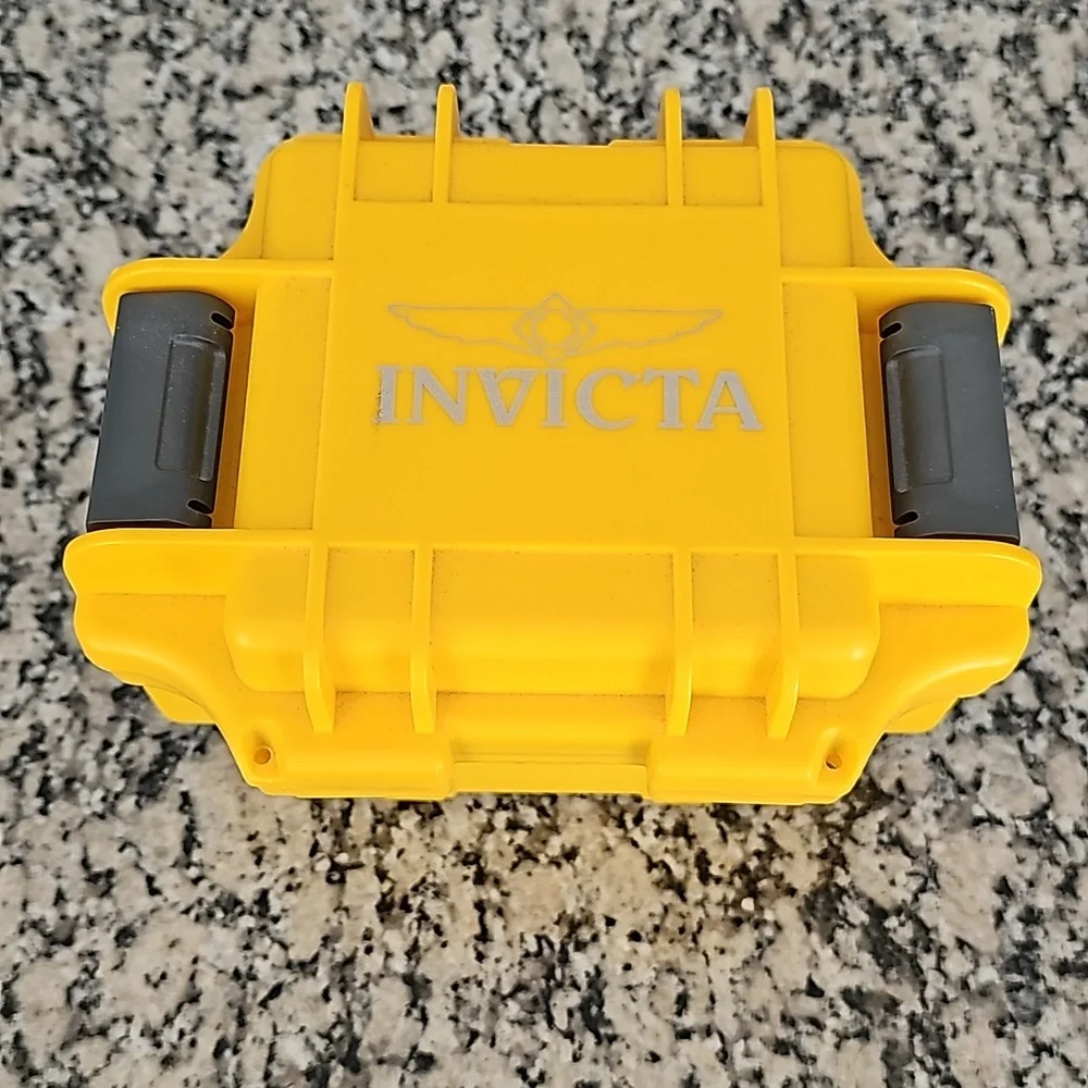 Invicta Pro Diver Chronograph Watch 200M Black Silver Model 23696 w/ Case